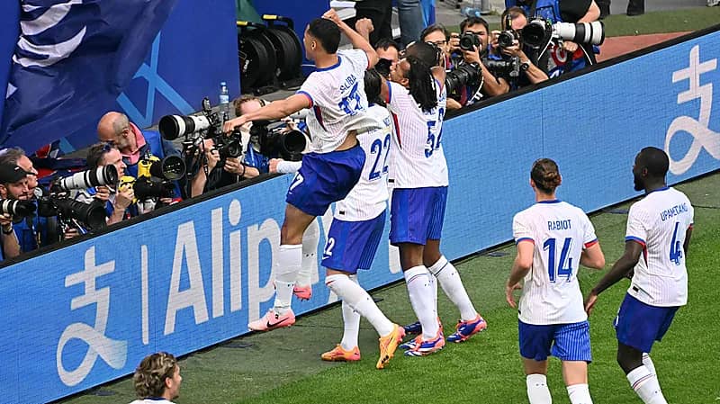 فرنسا تتغلب على بلجيكا وتتأهل للربع نهائي .. فيديو