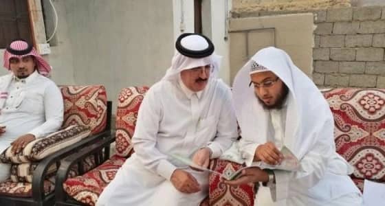 محافظ المجاردة يتفقد جمعية البر الخيرية