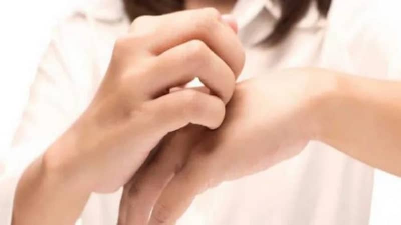 كيف تتخلصِ من جفاف اليدين خلال شهر رمضان ؟