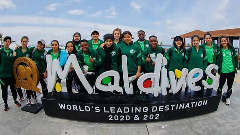 بالصور.. المنتخب الوطني النسائي يصل إلى المالديف لخوض أول مبارياته الدولية