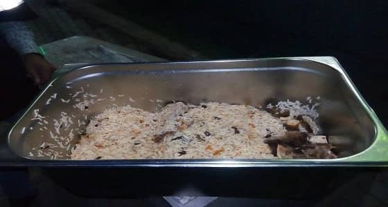 إتلاف 21 كم من المواد الغذائية غير الصالحة للاستهلاك الآدمي بالمدينة