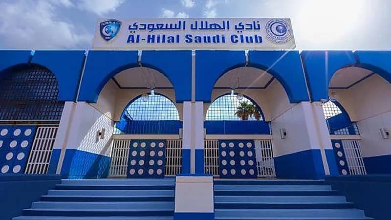 مواطن يكشف تفاصيل منع ابنه من دخول نادي الهلال: قدم له الهدايا