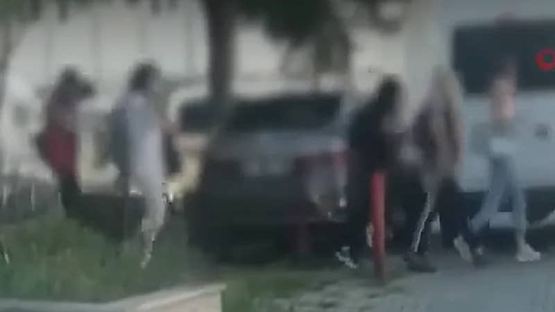 بالفيديو .. الشرطة التركية تعتقل 47 بائعة هوى