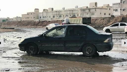 الدفاع المدني بالرياض: البدء بحصر أضرار الأمطار على المساكن والسيارات