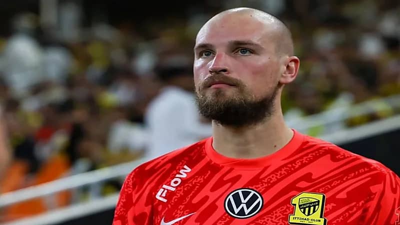 الاتحاد يتحرك للتعاقد مع حارس أجنبي بديلًا لرايكوفيتش