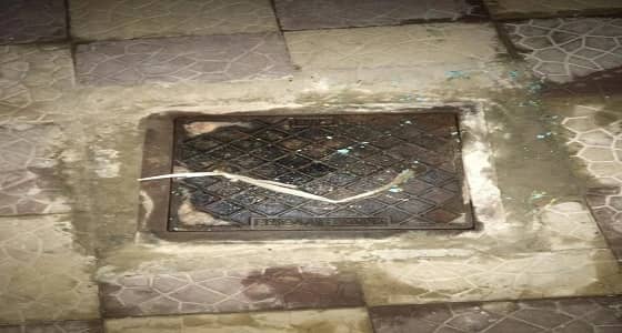 حقيقة عدم وجود غطاء لخزان مياة بحديقة جديدة في بارق