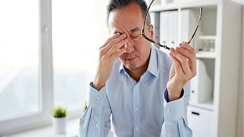 طرق بسيطة تمنع تعب العينين بعد قضاء وقت طويل أمام الكومبيوتر