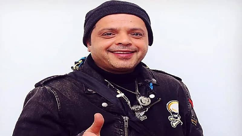 محمد هنيدى يسخر من صورة قديمة له: وسامة ستجعلك تتوقف دقيقة