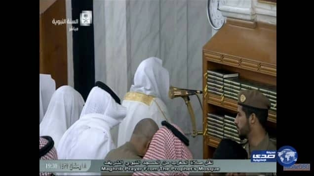 موجه عارمة من السخرية على "عبدالله بالخير" أثناء غناءه في إحدى الحفلات