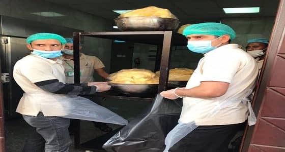 بالصور.. أمانة المدينة تضبط مواد غذائية تالفة بأحد معامل الحلويات