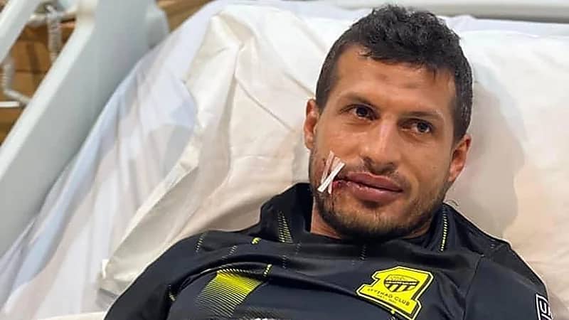 طارق حامد مطمئنا جمهوره: أنا بخير الحمد لله .. صور