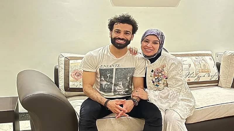 شقيقة محمد صلاح تلفت الأنظار في بريطانيا