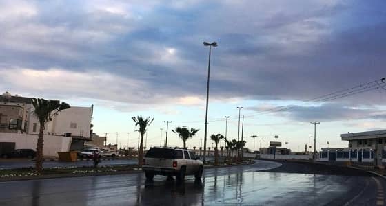 هطول أمطار غزيرة على مركز الهجمية بأملج