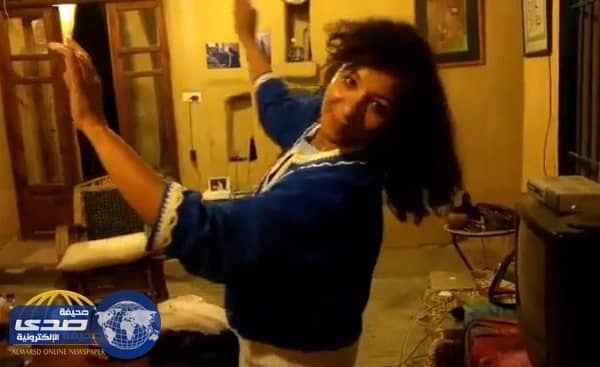 للمرة الثانية.. الدكتورة المصرية تُثير ضجة بوصلة رقص ثانية  «فيديو»