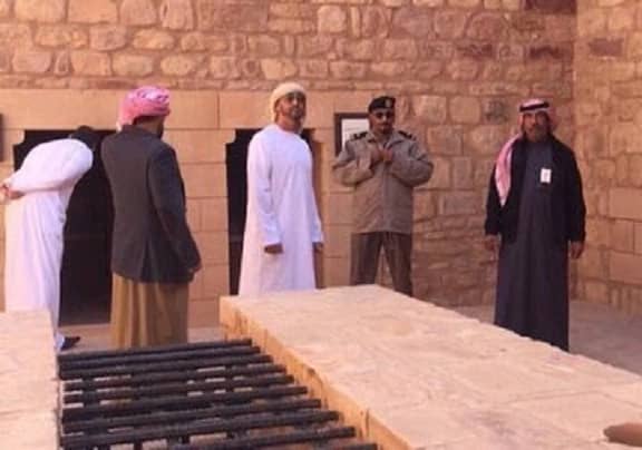 بالفيديو و الصور.. ولي عهد أبوظبي في المنطقة الأثرية ومدائن صالح بالعلا