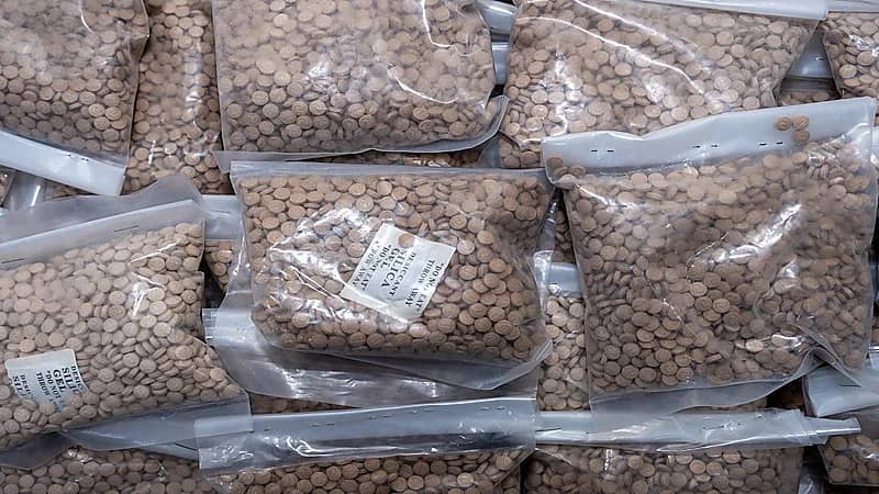 إحباط محاولة ترويج أكثر من مليون قرص إمفيتامين مخدر في الطائف