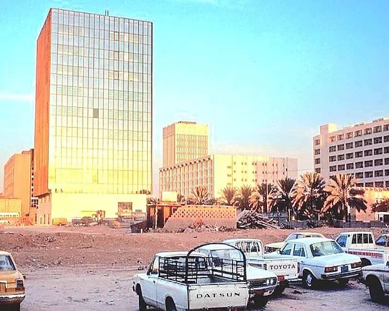 شارع الجامعة في التسعينات الهجرية