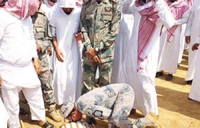 أهالي الدرب يٌشيعون جثمان الشهيد أبو راسين بجازان