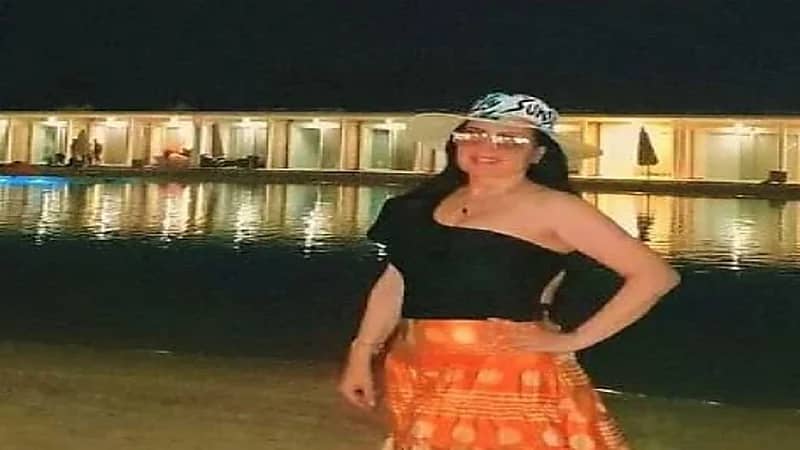 بالصور.. عبير صبري تثير الجدل بسبب إطلالة جريئة على الشاطئ