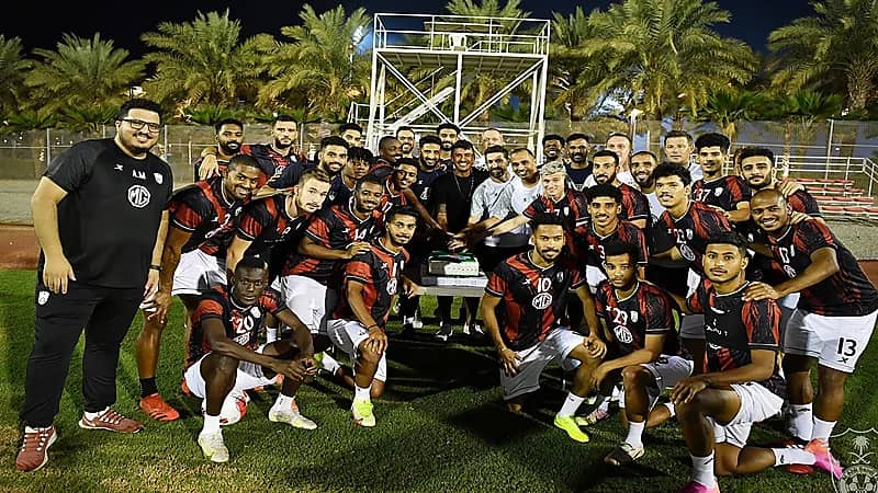 بالصور .. حفل وداع لاعب الأهلي السابق "باولينهو"