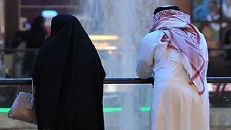 مستشار أسري يحذر من تجاهل الزوجة وهجرها لفترات طويلة