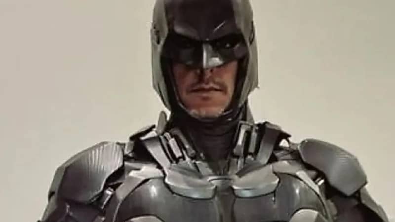 هذه هي قصة "باتمان" الذي ظهر في شوارع الرياض