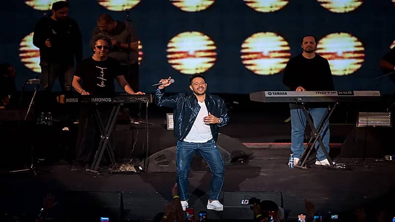 بالفيديو.. محمد حماقي يتغنى بـ"الأخضر" في البوليفارد