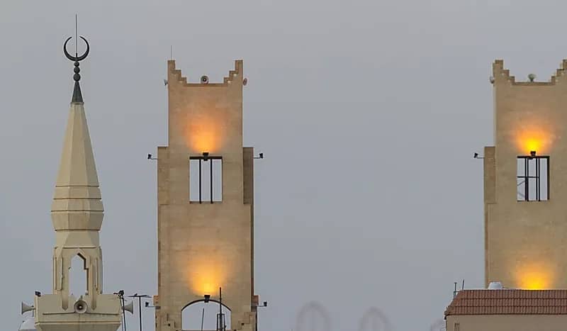 "الشؤون الإسلامية" تجدد التنبيه بقصر استعمال مكبرات الصوت على رفع الأذان والإقامة