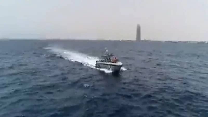 شاهد.. حرس الحدود ينفذ إخلاء طبي لشخصين بجدة وينقذ قائد واسطة بجازان