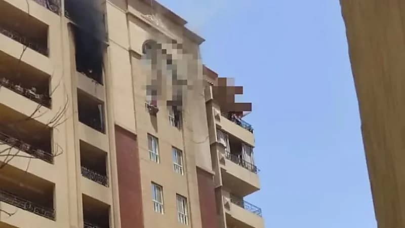 حريق مرّوع بأحد الشقق السكنية أسفر عن وفاة أب وإبنه