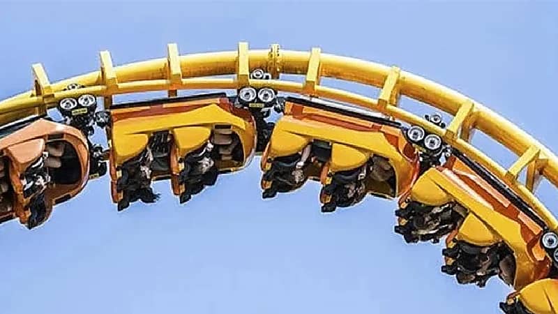 متنزهون يعيشون لحظات مرعبة في قطار الموت