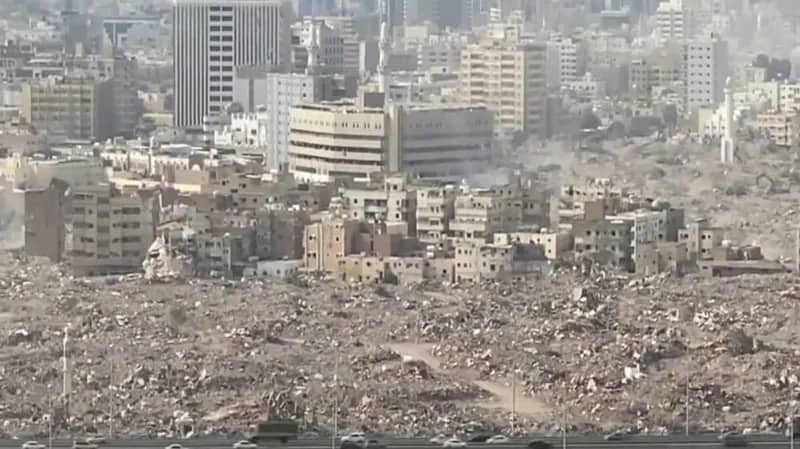 بالفيديو.. إغلاق حي الجامعة في جدة تمهيدا لإزالته غدًا