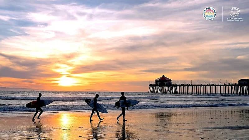 3 لاعبين سعوديين يتنافسون في أكبر بطولات ركوب الأمواج بكاليفورنيا