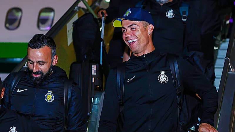 بعثة النصر تصل إلى الرياض .. صور