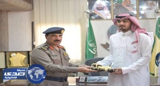 بالفيديو.. تكريم مواطناً أنقذ طفلا من موت محقق