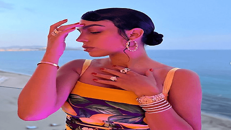 بالصور.. جورجينا رودريجيز تتألق في أحدث جلسة تصوير