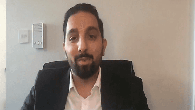 طالب دكتوراه: عذر الأجواء الحارة غير مقنع لرفض البعض للفصول الثلاثة في الجامعات (فيديو)