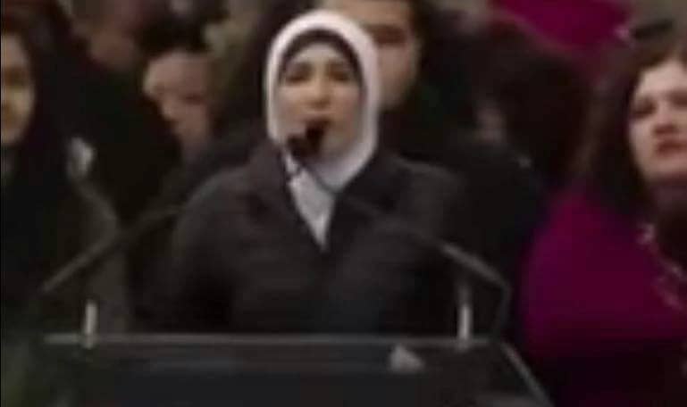 بالفيديو .. فلسطينية أمريكية توجه رسالة نارية لترامب في يوم تنصيبه