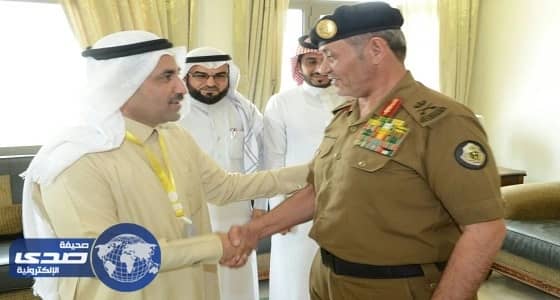 بلدي العارضة يلتقي مدير شرطة جازان ويتجول بقاعة الشهداء