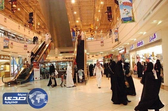 عضو بالشورى يقترح تقليص فترة الانتظار بين الأذان والإقامة في المجمعات التجارية