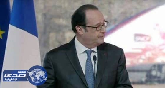 شرطي فرنسي يصيب شخصين بالخطأ أثناء خطاب لهولاند