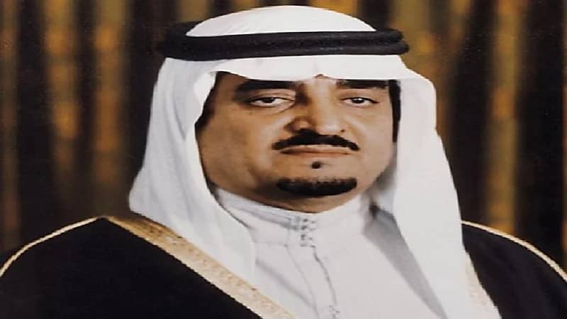 فيديو نادر للملك فهد خلال زيارته لأحد المرضى بعد استعادة بصره