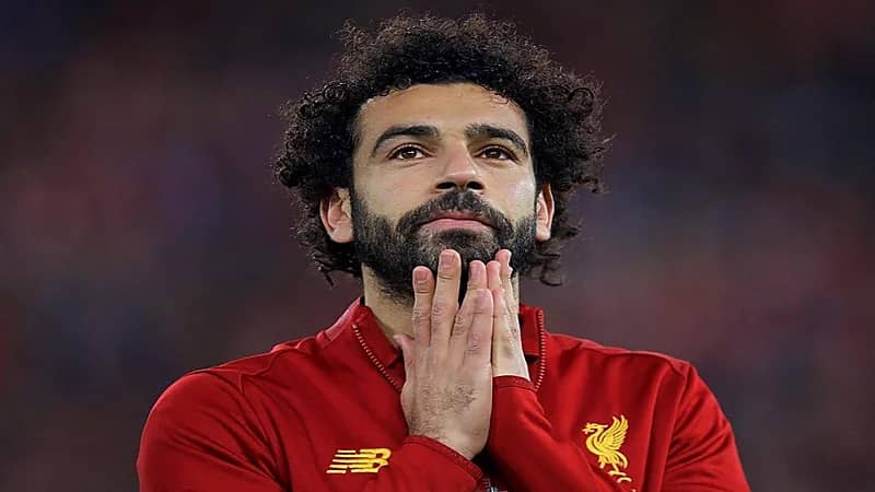محمد صلاح يثير غضب الجماهير بسبب تجاهله لحادثة " إريكسن"