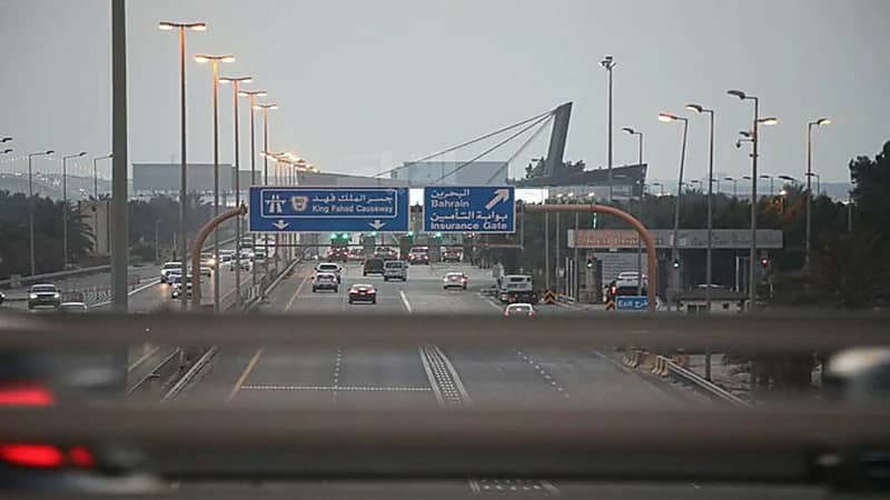 السماح لمن تلقوا لقاحي ساينوفارم⁩ وساينوفاك⁩ بدخول المملكة عبر جسر الملك فهد