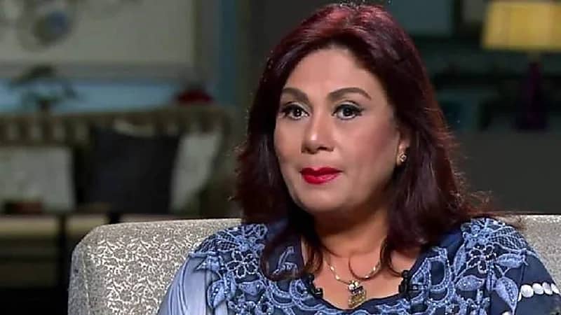 بالفيديو .. زوج فنانة مصرية يفاجئها بإتصال على الهواء: «مش عارفة صوتي ولا ايه»