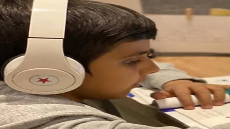 التعليم تتيح للطلبة المقررات الإلكترونية للمناهج الدراسية الجديدة عبر "مدرستي"