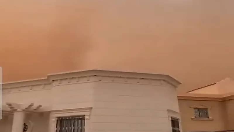 شاهد.. عاصفة جدارية على ‎السليل 