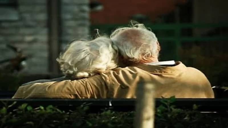 مسنة خالفت زوجها قبل نومها تصبح مليونيرة في الصباح!