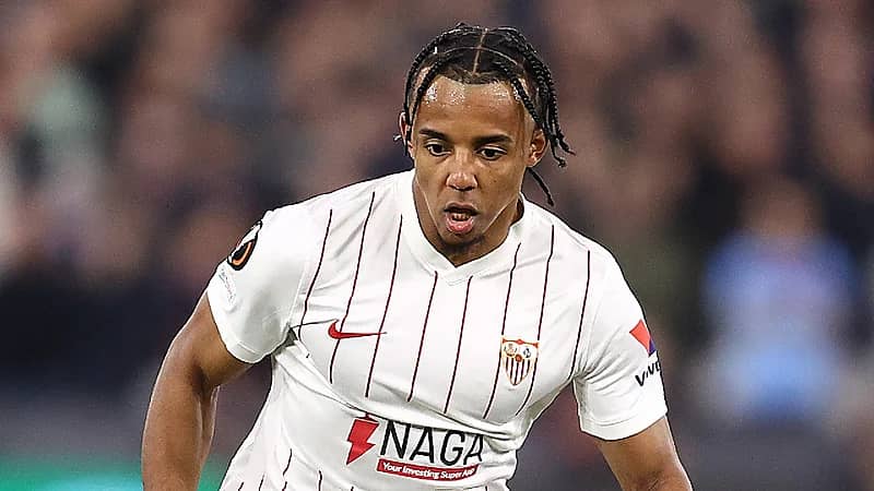 جوليس كوندي يقترب من الانضمام لصفوف برشلونة