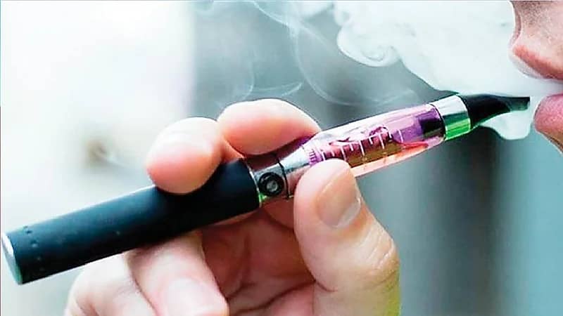 بالفيديو .. مختص: السجائر الإلكترونية تحول الفرد لمدخن مزدوج